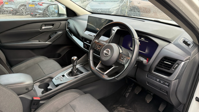 Nissan Qashqai 1.3 DiG-T MH N-Connecta 5dr Petrol Hatchback